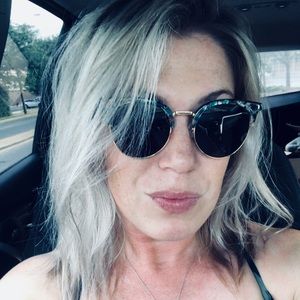 Meet your Posher, Mallory